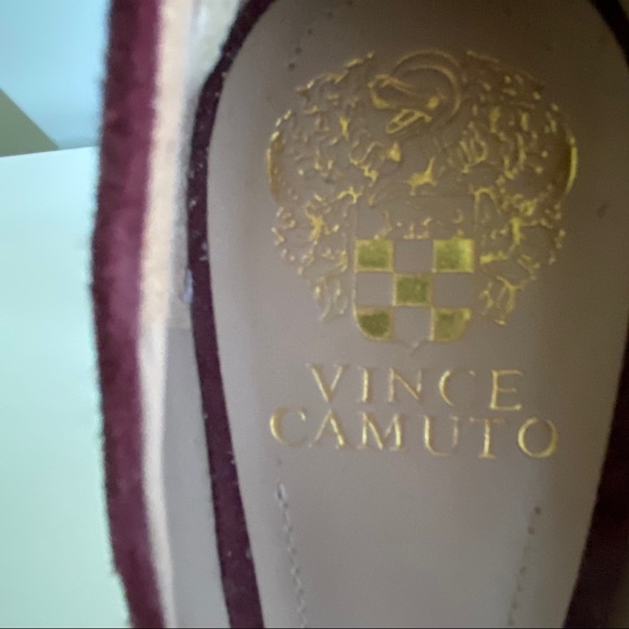 VINCE CAMUTO Sariah WINE BURGUNDY Suede Pumps - Picture 3 of 5